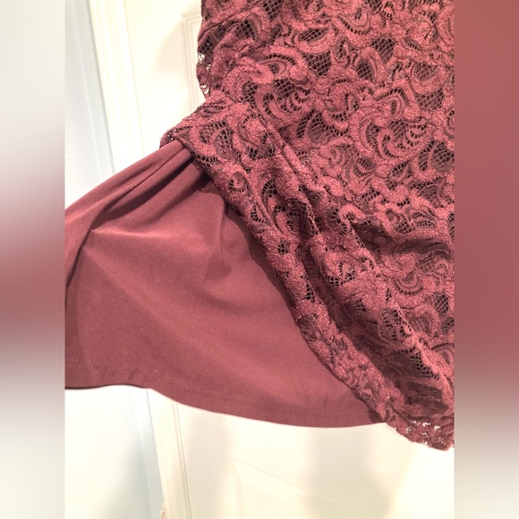 NWOT White House Black Market Flutter Sleeve Lace Shell Top Burgundy Wine Size 4 - Picture 5 of 10